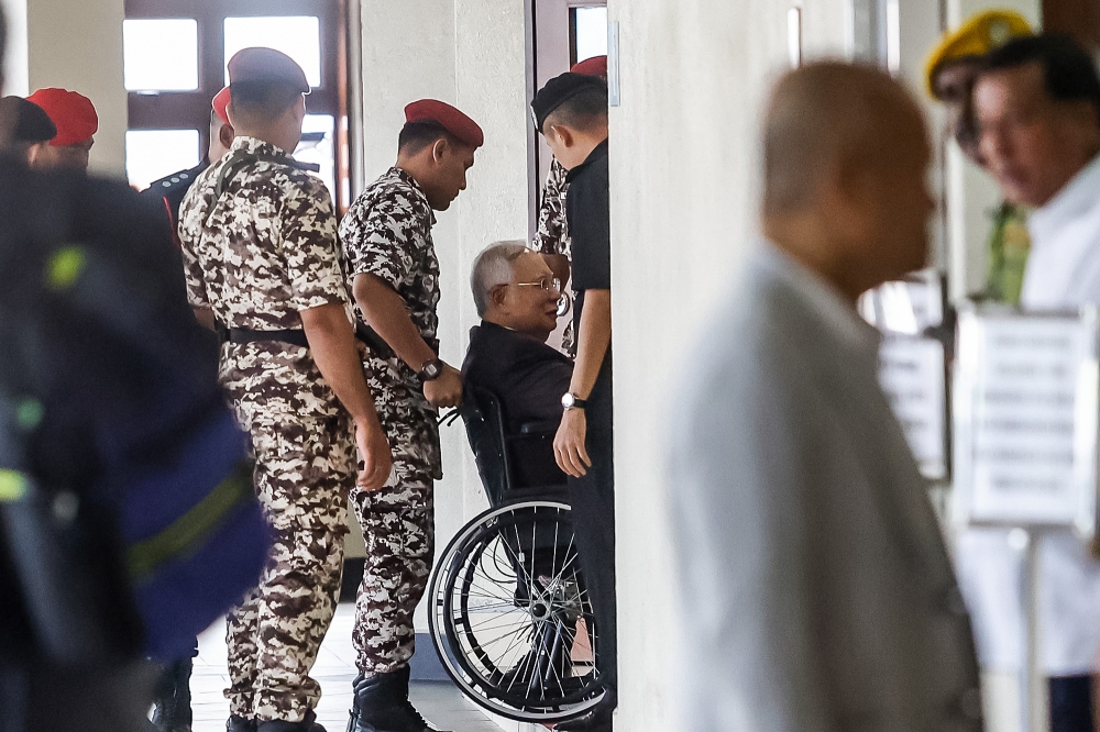 Datuk Seri Najib Razak is pictured at the Kuala Lumpur Court Complex, in Kuala Lumpur, September 25, 2024. — Picture by Firdaus Latif