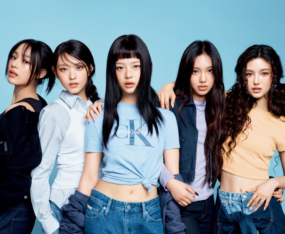 CBS Radio program Kim Hyun-jung’s News Show aired a phone interview earlier today with a journalist who claimed he was approached by HYBE’s head of public relations to 'correct' a news article he did. — Picture via X/NewJeans