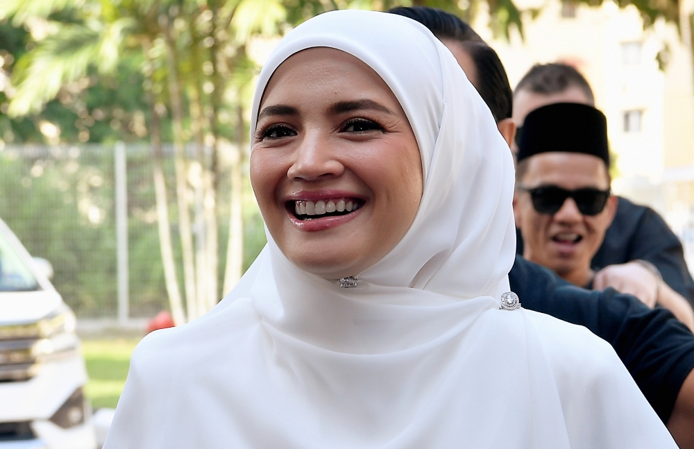 Actress Fazura, 40, attended the Petaling Lower SHariah Court today for the mention of her divorce application against her husband, who is also an actor, Abdul Fattah Mohd Amin, 34. — Bernama pic