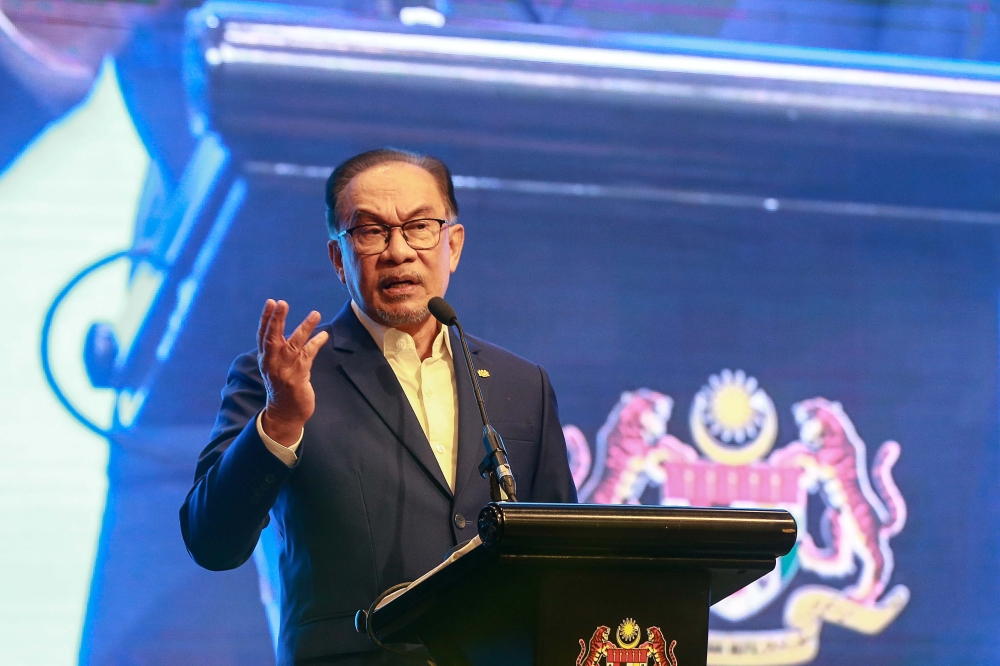 Prime Minister Datuk Seri Anwar Ibrahim said the government will shift to a more meaningful measurement of poverty based on the concept of Net Disposable Income as the basis for identifying target groups for aid distribution. — Picture by Sayuti Zainudin 