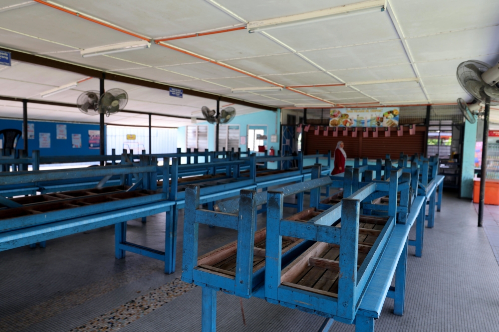 Following the incident, the school canteen was ordered to close for 14 days until October 8 due to an evaluation that found the premises to be at an unsatisfactory level with a rating of 67.9 per cent. — Bernama pic 