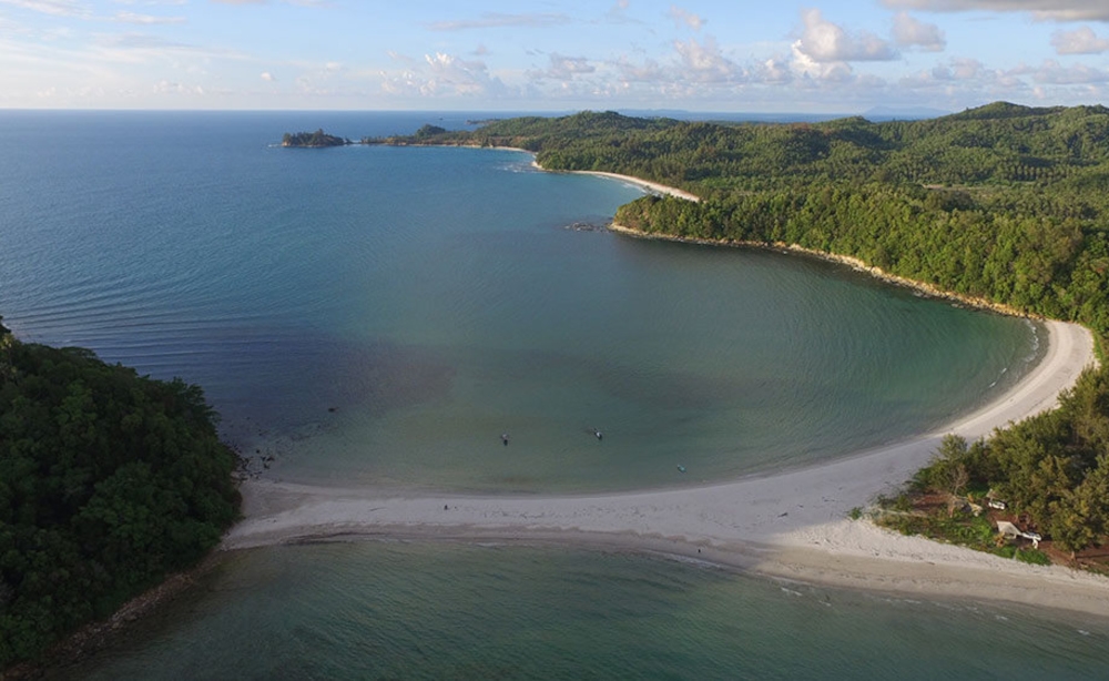 Tun Mustapha Marine Park in the northern region of Sabah is the largest marine park in the country at 900,000 hectares spanning across three districts. It was gazetted as a Marine Park under the Parks Enactment 1984 in 2016. — Picture from www.sabahparks.org.my