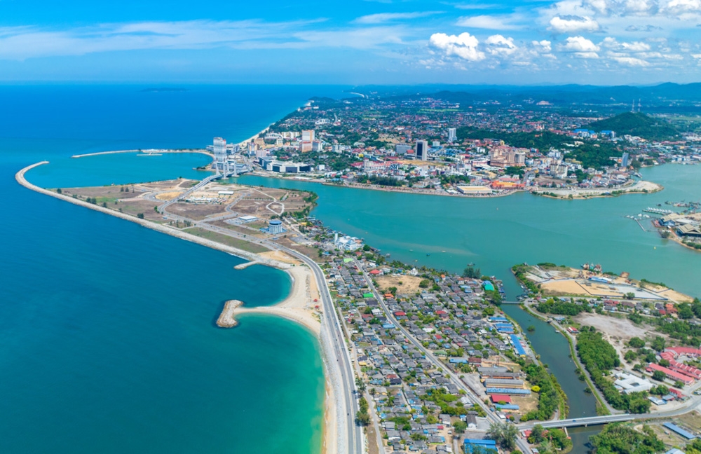 Kuala Terengganu city centre. The East Coast Economic Region Development Council (ECERDC) has realised investments totalling RM3.1 billion in Terengganu, 98 per cent of which is in the manufacturing sector and the balance in the tourism sector. — Picture from ecerdc.com.my