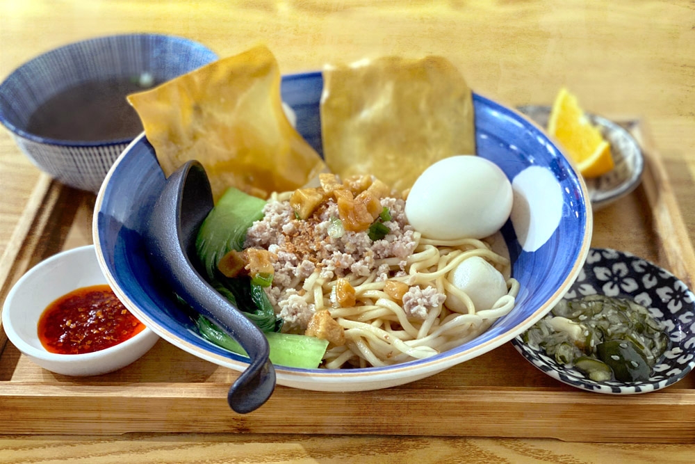 Pork Lard White Kolo Mee at Mingmom Chinese Cuisine in Kajang. — Picture by CK Lim