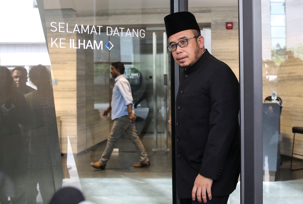 Perlis Mufti Datuk Mohd Asri Zainul Abidi said deviant religious practices will recur unless eliminated from the root. — Picture by Yusof Mat Isa