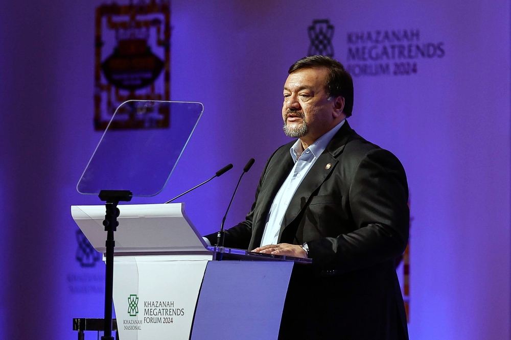 Finance Minister II Datuk Seri Amir Hamzah Azizan highlighted that the country’s economic transformation is gathering momentum, despite facing challenges such as political polarisation, a widening socio-economic gap and ongoing geopolitical tensions. — Bernama pic