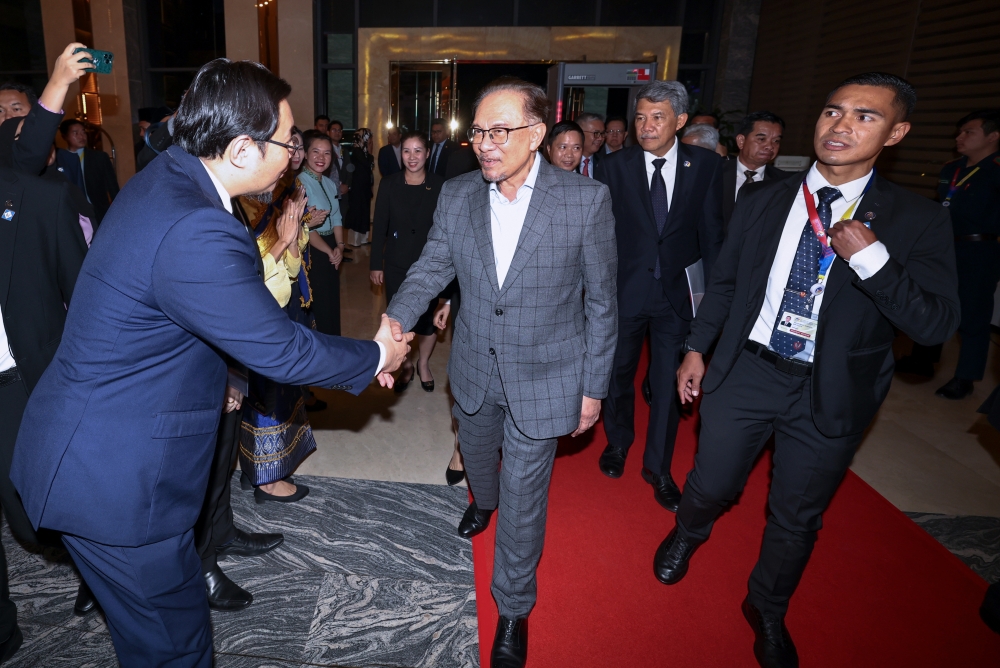 Prime Minister Datuk Seri Anwar Ibrahim arrived in the Laotian capital here last night to attend the 44th and 45th Asean Summit. — Bernama pic