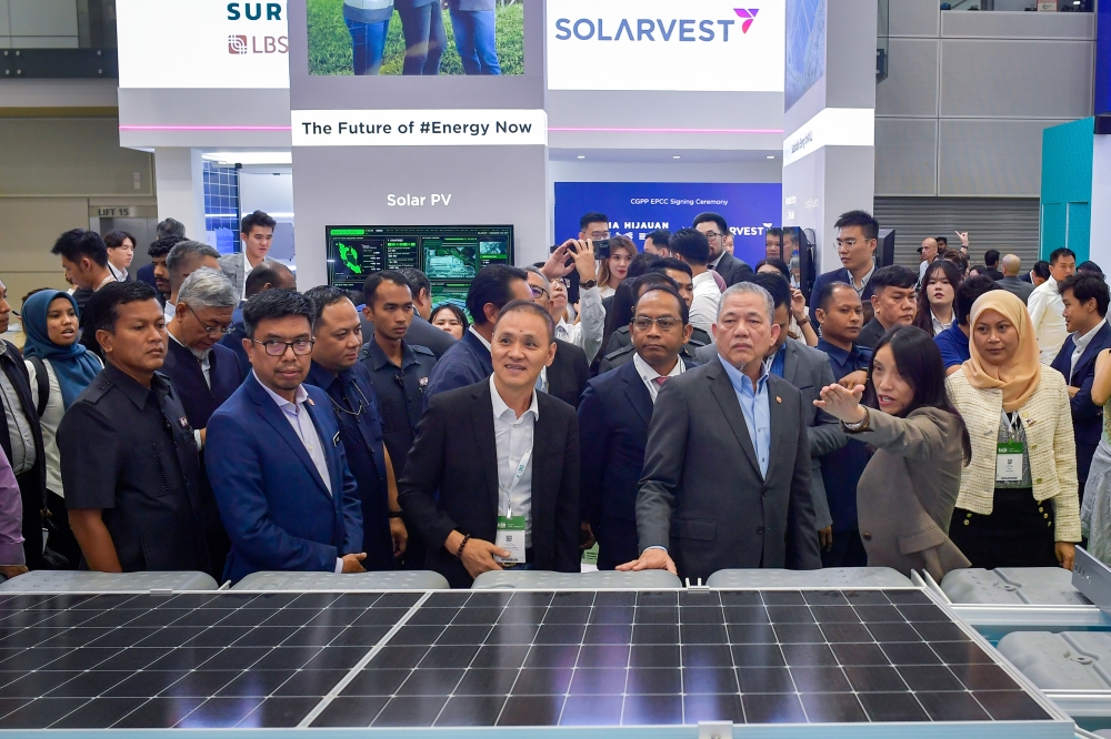 Deputy Prime Minister and Minister of Energy Transition and Water Transformation Datuk Seri Fadillah Yusof visits an exhibition booth after the opening of the CETA 2024 Summit and Exhibition at the Kuala Lumpur Convention Centre, October 9, 2024. — Bernama pic 