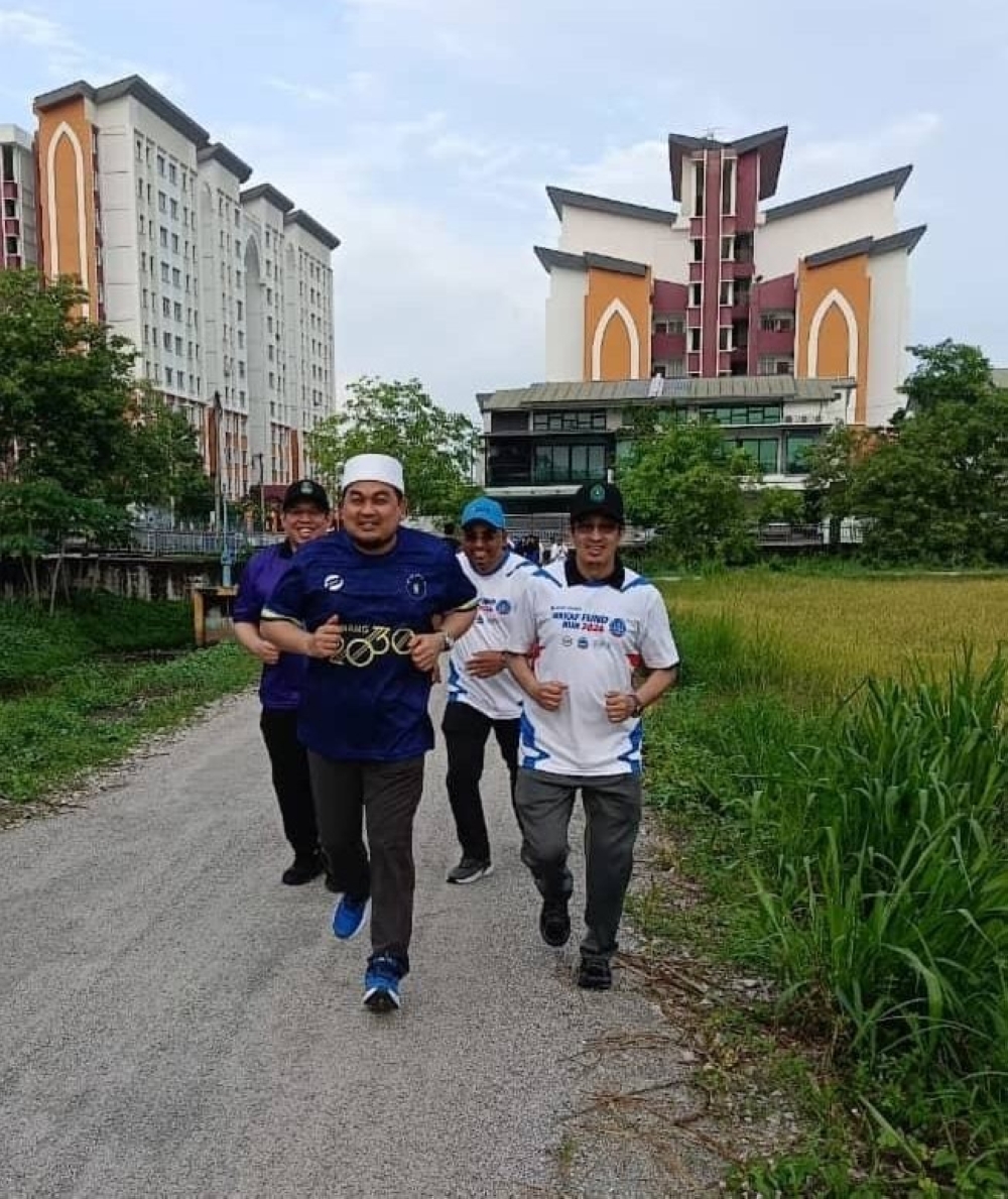 Mohd Sukki (2nd left) said that activities involving physical contact, such as those in rivers or pools and evening dance performances, are considered forms of ikhtilat, which are prohibited due to the lack of justification in Islamic law. — Picture via Facebook