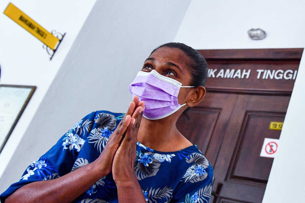A. Mariyammah speaks to reporters after the Seremban High Court ordered her release today. — Bernama pic