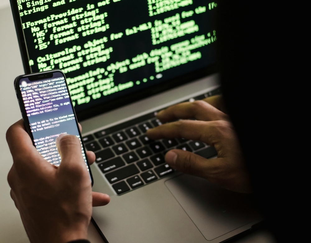 Deputy Inspector-General Nihal Thalduwa said the men were taken into custody at four locations during raids carried out since October 6, with 129 arrested in one location yesterday. — Pexels/Sora Shimazaki pic