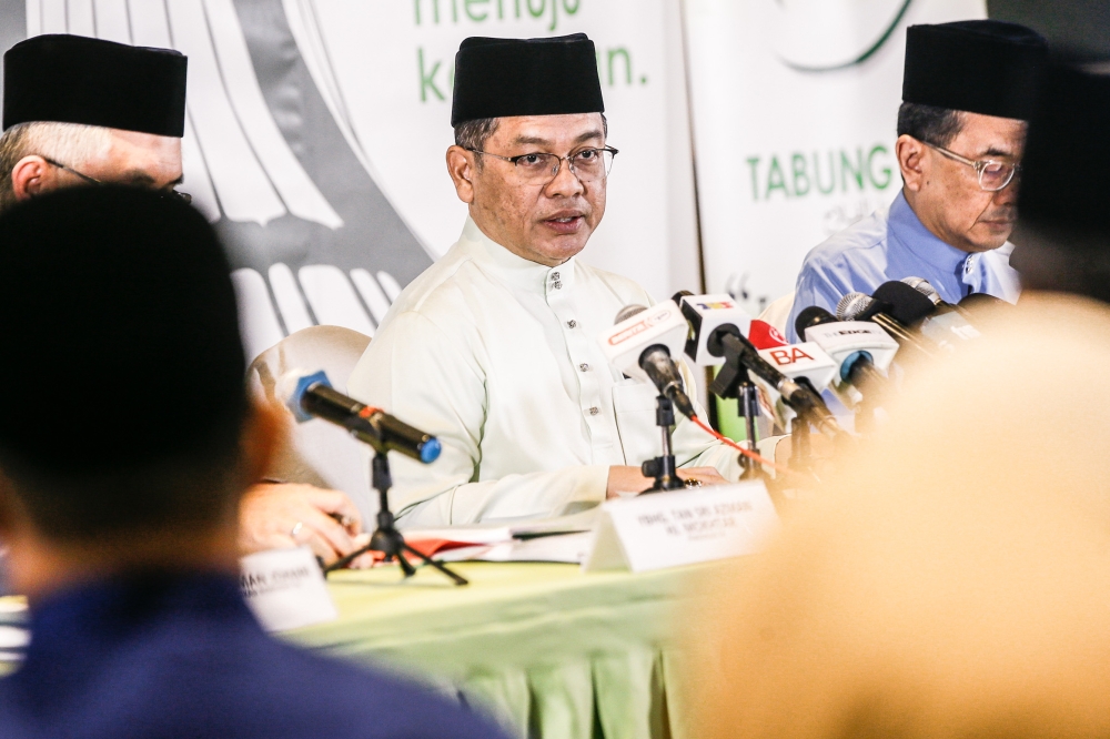 Minister in the Prime Minister’s Department (Religious Affairs) Datuk Mohd Na’im Mokhtar said today said GISBH members continue to adhere to the deviant teachings of the late Ashaari Muhammad. — Picture by Hari Anggara
