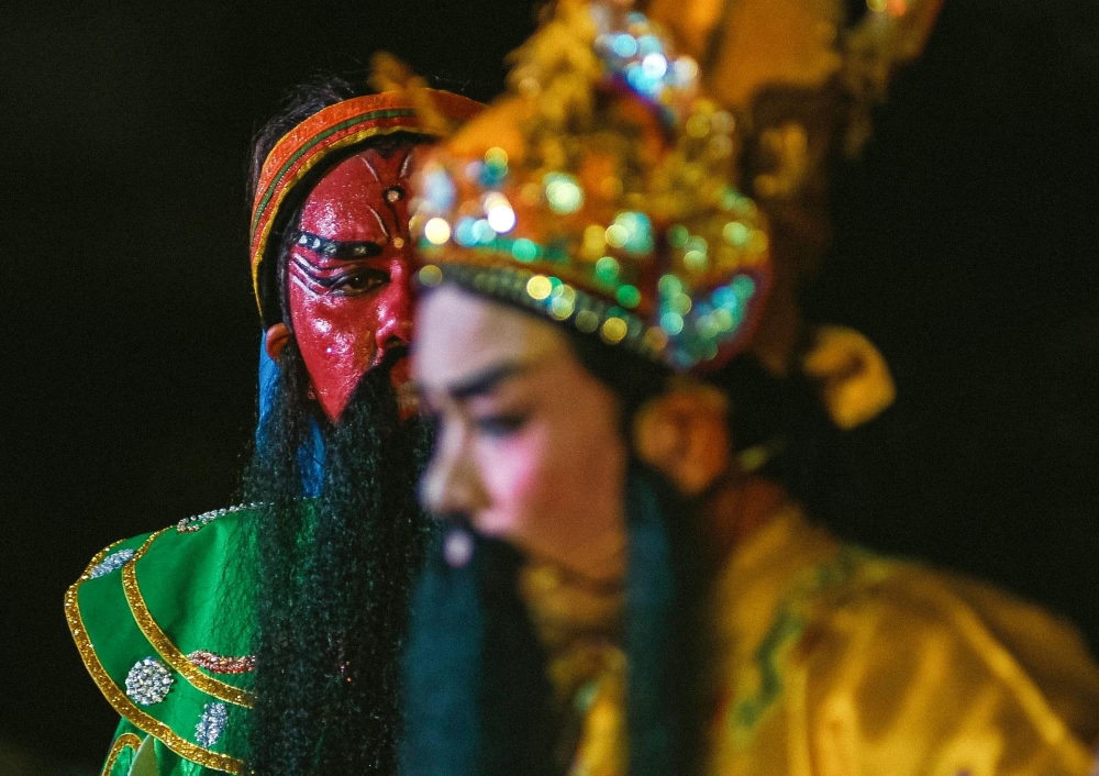 According to the announcement made by the Penang Immigration Department, four Taiwanese and two Singaporean opera actors and actresses were arrested in Penang recently, for allegedly breaching their social visit passes by staging performances. — Pexels/Duong Quach Tung pic