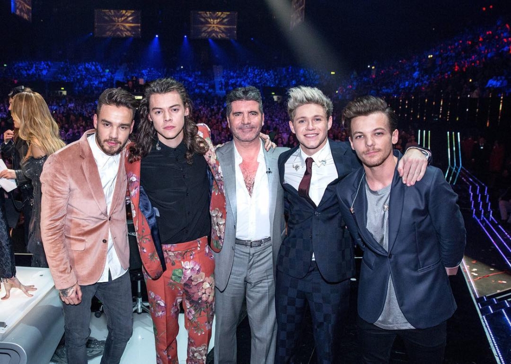 One Direction with Simon Cowell after the X Factor final in 2015. — Instagram/onedirection