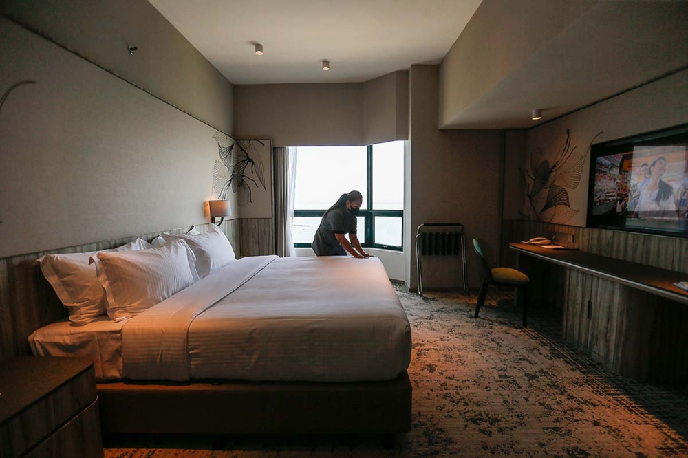 The MAH expects the increase in minimum wage to RM1,700 from RM1,500, effective February 1, 2025, to add further strain on operational costs, especially concerning overtime rates. — Picture by Sayuti Zainudin