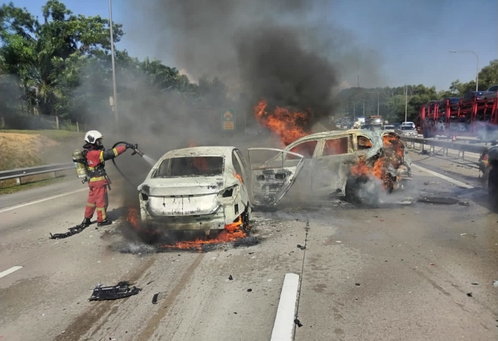 Selangor Fire and Rescue Department assistant operations director Ahmad Mukhlis Mokhtar said two sedan cars and a four-wheel drive vehicle were involved in the collision, in which all three drivers sustained injuries. — Picture from X/Bernama 