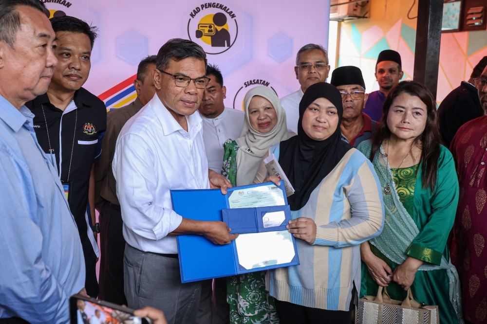 Home Minister Datuk Seri Saifuddin Nasution Ismail reminded Malaysians marrying abroad to register their marriages in Malaysia. — Bernama pic