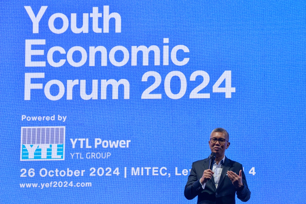 Investment, Trade and Industry Minister Tengku Datuk Seri Zafrul Abdul Aziz said the government is committed to ensuring that youths have access to jobs which commensurate with their training and that no region is underserved in terms of digital exposure. — Bernama pic