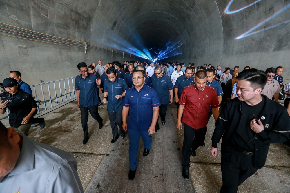 Selangor Menteri Besar Datuk Seri Amirudin Shari said today that authorities are coming up with long-term maintenance strategies for the Gombak Tunnel, given Selangor’s vulnerability to natural disasters. — Picture by Sayuti Zainudin