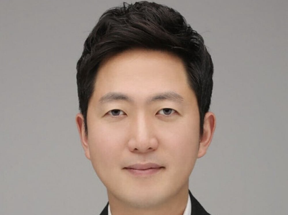 Lee promised to establish guidelines and strengthen internal controls to avoid a repeat of the incident. — Picture by HYBE