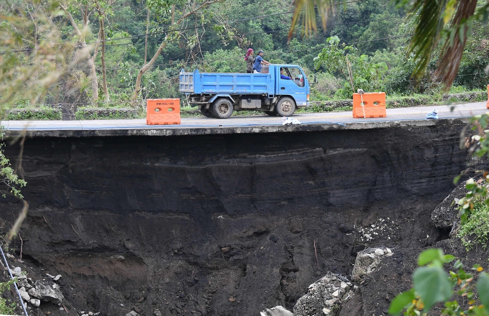 Trami hit central Vietnam on Sunday after tearing through the Philippines, where it killed more than 100 people. — AFP pic