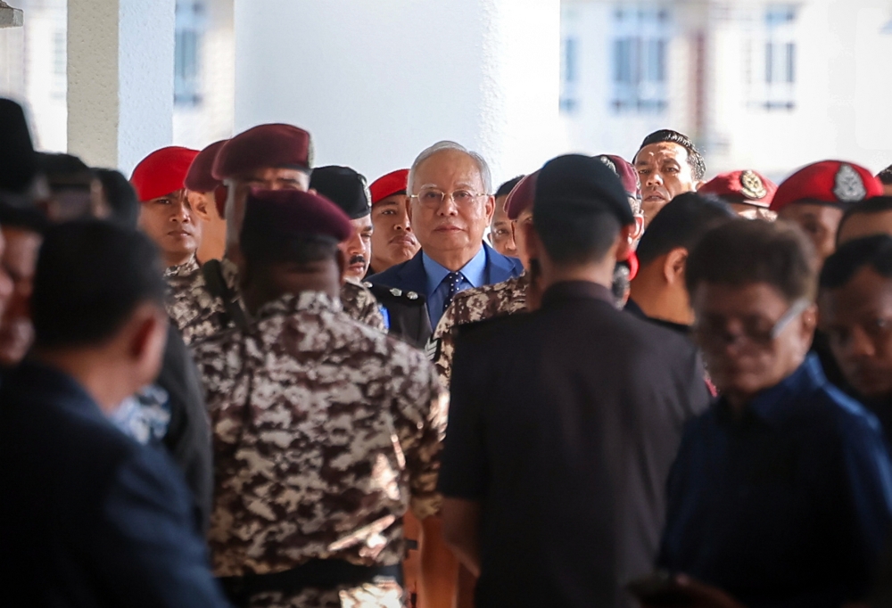Datuk Seri Najib Razak at the Kuala Court Complex, October 30, 2024. — Bernama pic 