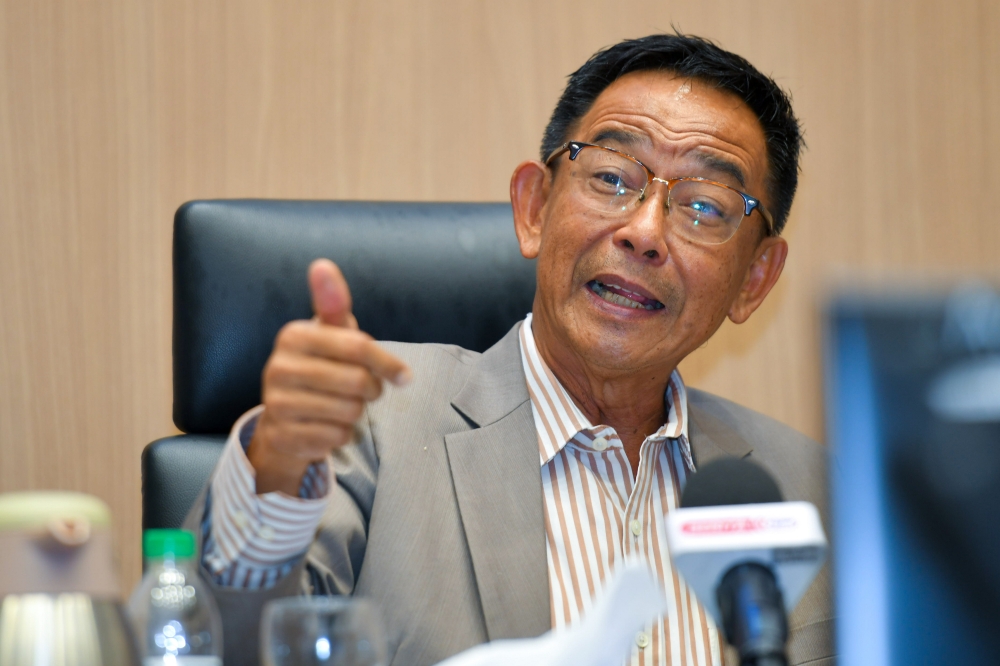 Sarawak Tourism, Creative Industry and Performing Arts Minister Datuk Seri Abdul Karim Rahman Hamzah said one of the new requirements is that the applicants must be citizens of countries that have diplomatic relations with Malaysia aged 30 and above. — Bernama pic 