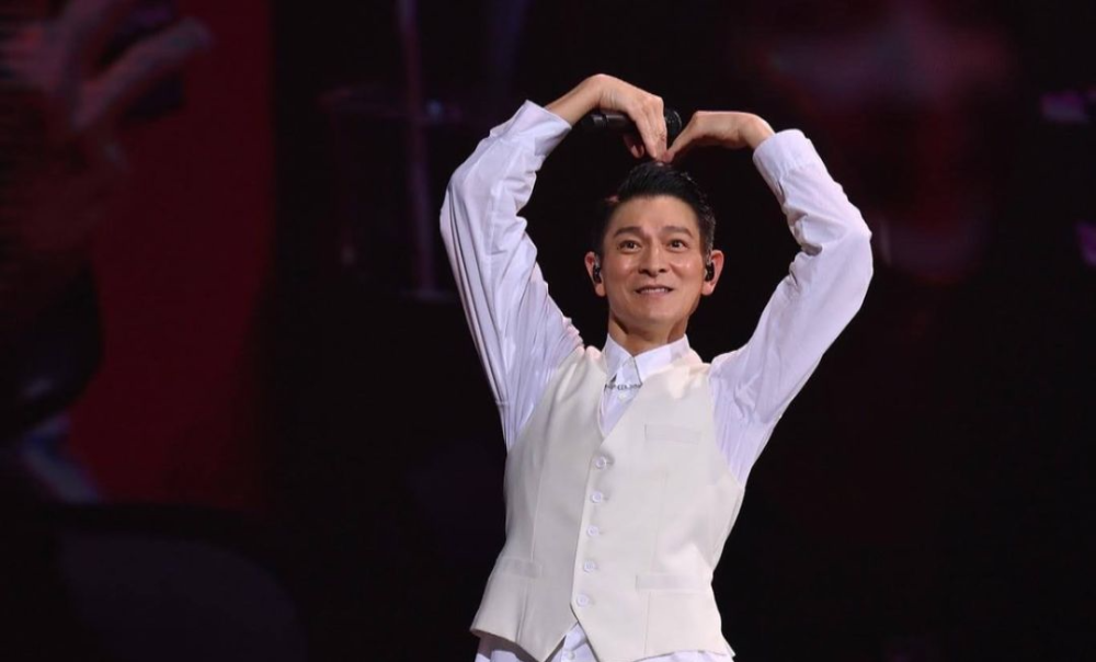 Andy Lau's concert scheduled for yesterday night at Taipei Arena was postponed to tomorrow due to Typhoon Kong-rey. — Picture from Instagram/andaylauox
