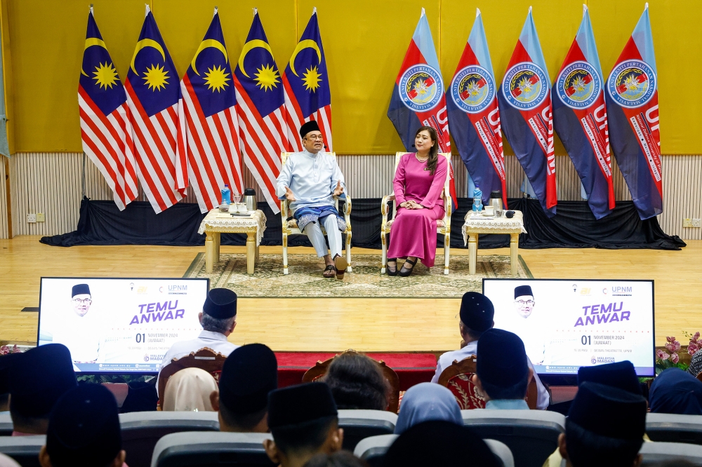 Prime Minister Datuk Seri Anwar Ibrahim speaks at Temu Anwar programme at Universiti Pertahanan Nasional Malaysia in Sungai Besi, Kuala Lumpur on November 1, 2024. — Picture by Firdaus Latif