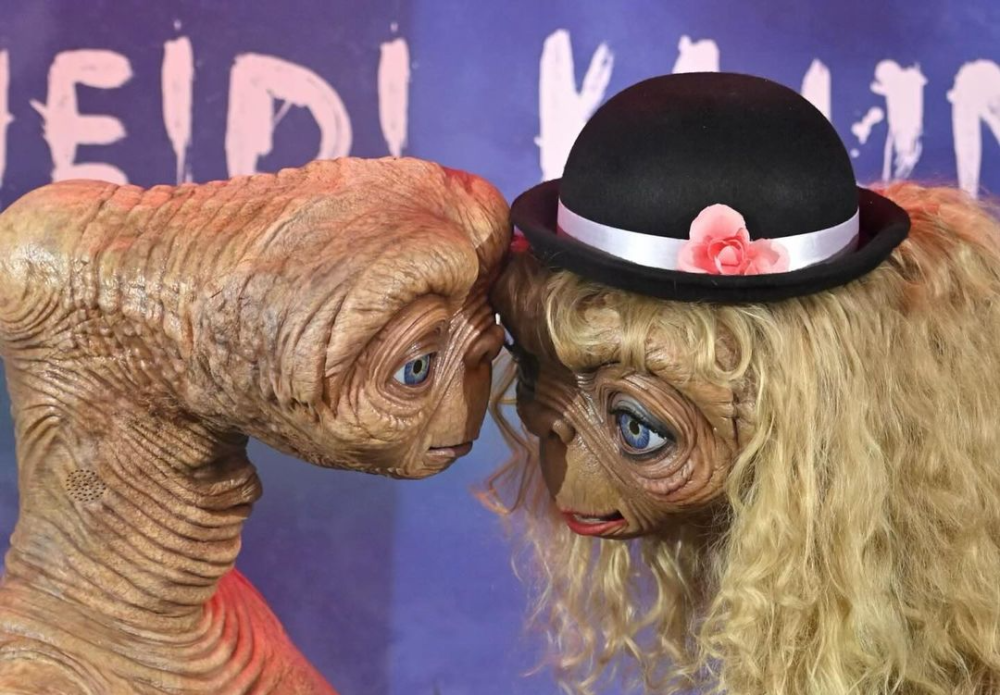 Can you guess who's one of our top picks this Halloween? — Picture from Instagram/heidiklum