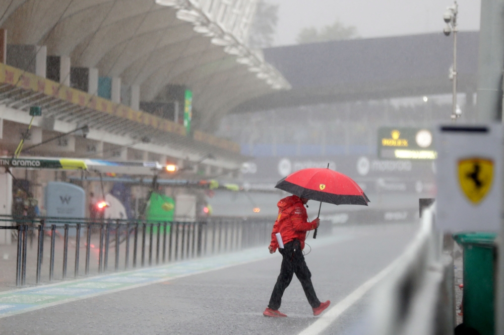 A prolonged heavy rainstorm led to the postponement of qualifying at the Brazilian Grand Prix yesterday as deteriorating conditions and poor light ended the day’s action at Interlagos. — AFP pic