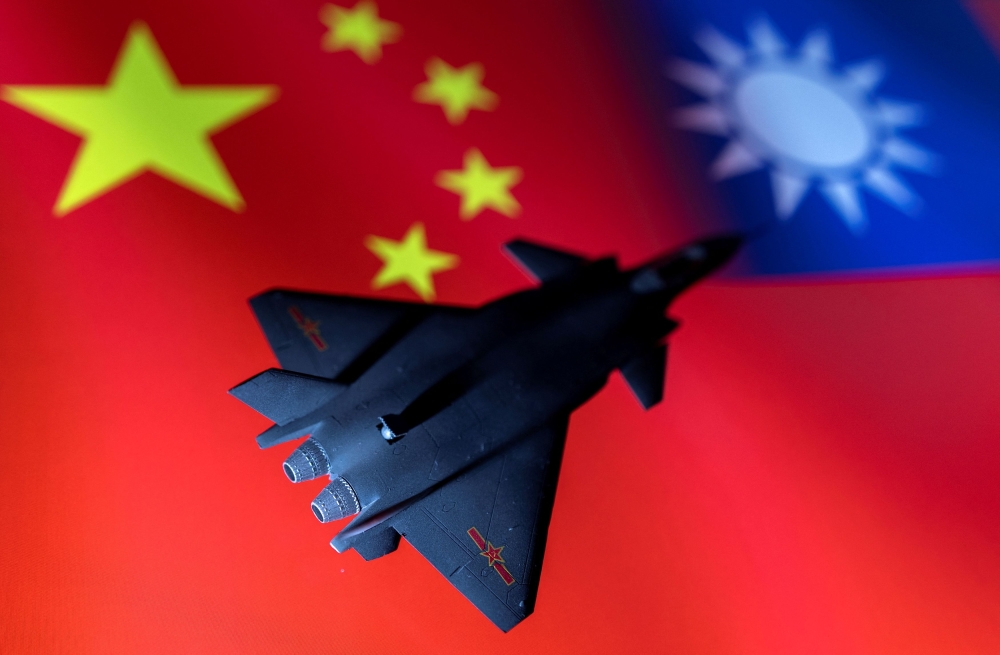 Taiwan’s defence ministry said on Sunday it had spotted 35 Chinese military aircraft, including fighters and bombers, flying to the island’s south on the way to exercises in the Pacific, a second day in a row it has reported such activities. — Reuters pic