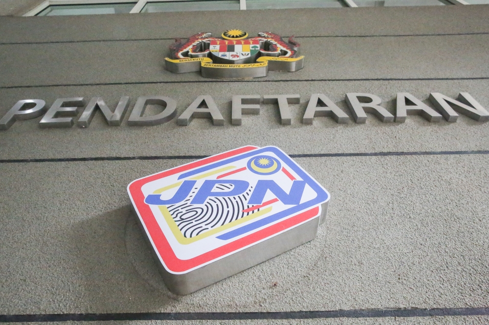 The 36-year-old real estate agent initially told police that two men on motorcycles had threatened him with knives and stolen his belongings, including his MyKad, while he was walking in a village area in Puchong. — Picture by Choo Choy May