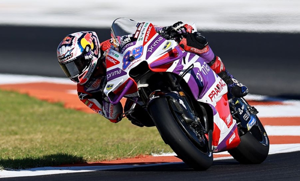 MotoGP is serving up a nail-biting finale as Jorge Martin (pic) and Francesco Bagnaia head into the last race of the season this weekend battling it out for the world championship title. — AFP pic