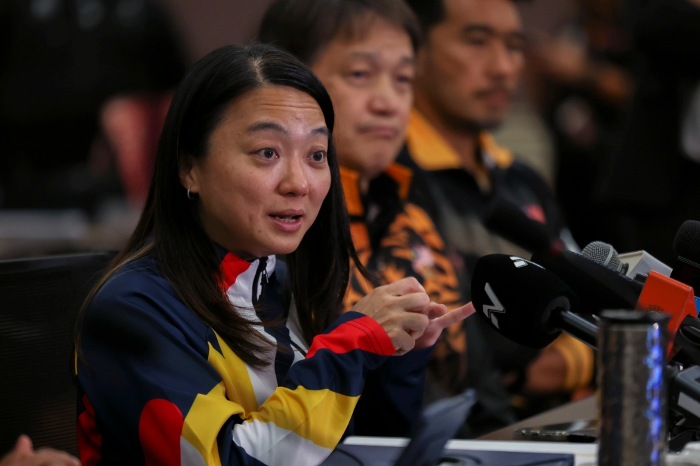 Youth and Sports Minister Hannah Yeoh (speaks to the media after chairing the “Post Mortem” Session of the 2024 Paris Olympic and Paralympic Games at the National Sports Council in Bukit Jalil, November 14, 2024. — Bernama pic