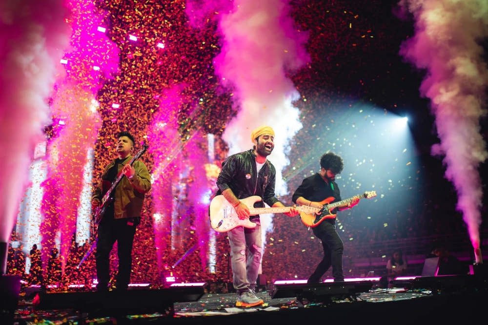 The over three-hour show, which began at 8pm, showcased Arijit Singh’s remarkable talent with his rendition of popular Hindi tracks such as ‘Janam Janam’, ‘Kesariya’, ‘Samjhawan’, ‘Chaleya’ and ‘Tum Hi Ho’. — Picture from Facebook/Rohit Rampal