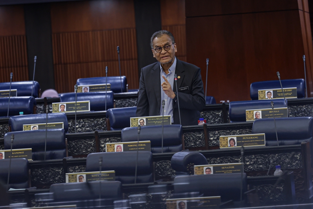 Health Minister Datuk Seri Dzulkefly Ahmad speaks during ministers’ question time in Parliament on Nov 19, 2024. — Bernama pic