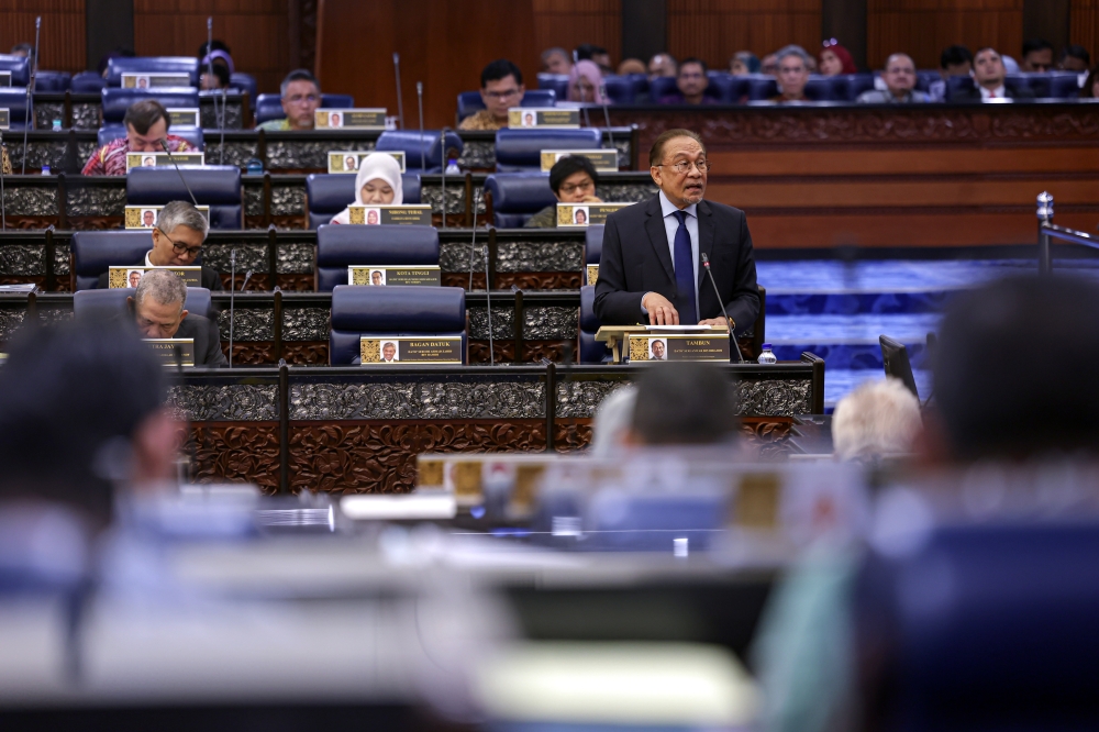 Prime Minister Datuk Seri Anwar Ibrahim has acknowledged the need to improve international recognition of media freedom in the country but noted certain limitations due to issues tied to the 3Rs of royalty, race and religion. — Bernama pic