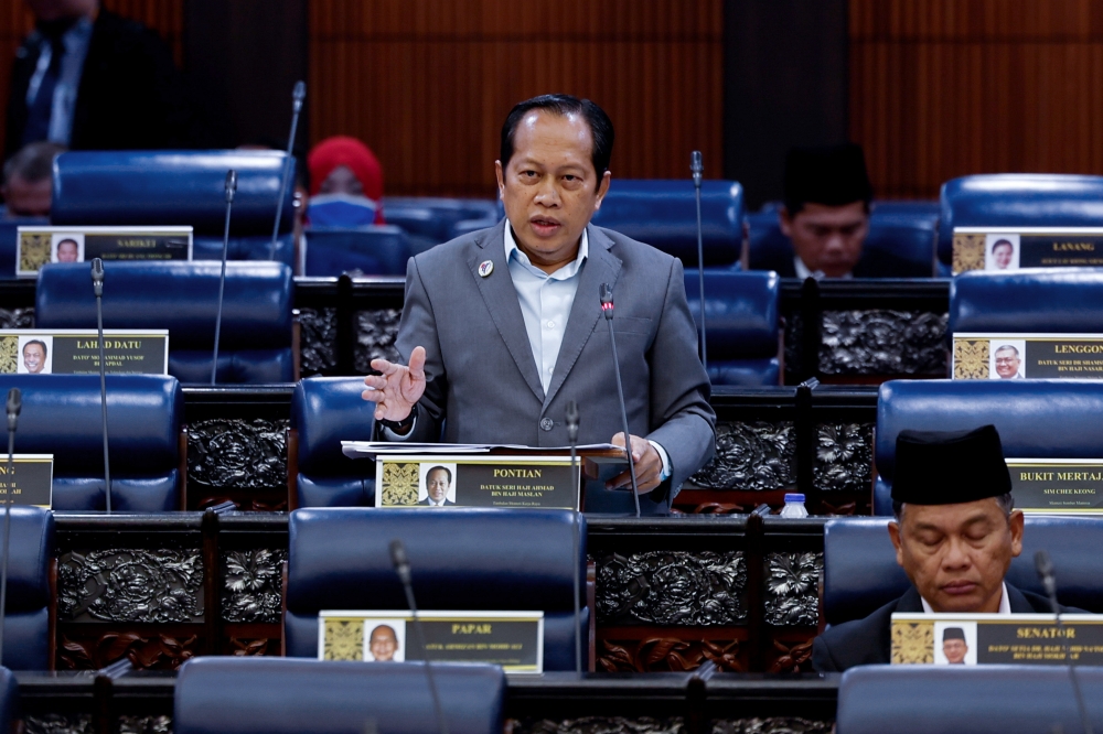 Deputy Minister of Works Datuk Seri Ahmad Maslan said the government needs to amend certain acts before the Multi Lane Fast Flow toll payment system is implemented to prevent an increase in highway users who evade paying tolls. — Bernama pic