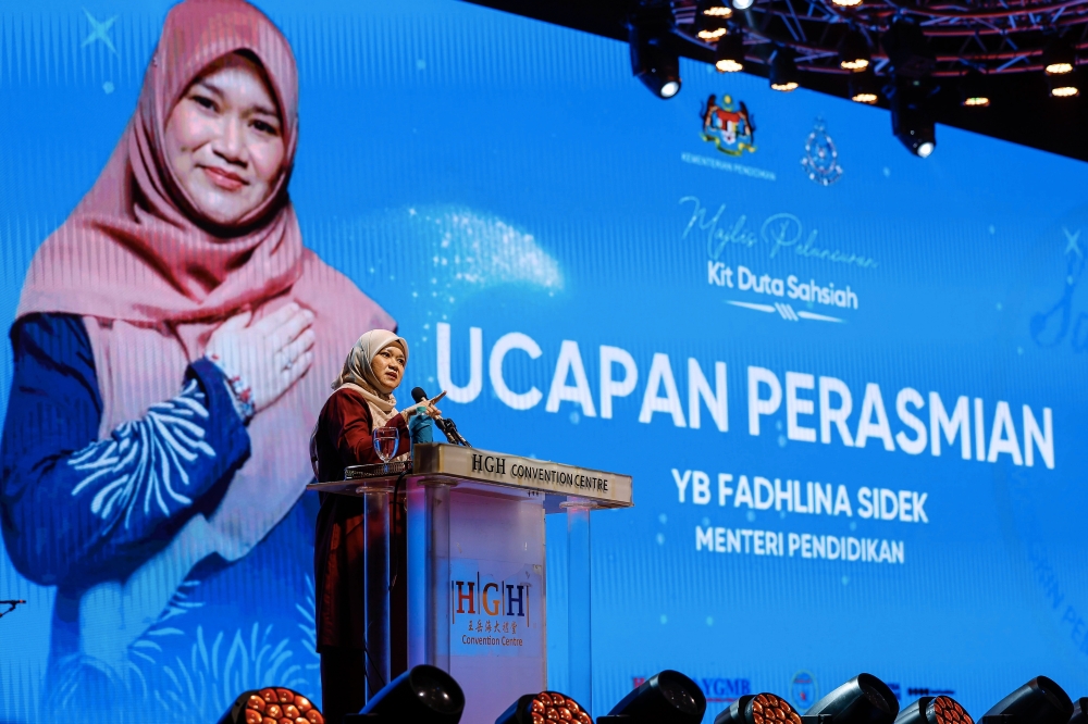 Education Minister Fadhlina Sidek delivers a speech at the National-Level Launch of the Sahsiah Ambassador Kit 2024 at the HGH Convention Centre in Sentul. — Bernama pic