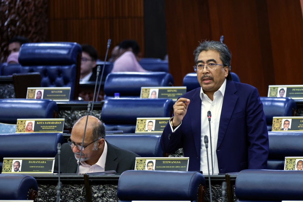 Plantation and Commodities Minister Datuk Seri Johari Abdul Ghani said Malaysia, as the world’s second-largest palm oil producer, is in a strategic position to become a leading global sustainable aviation fuel producer. — Bernama pic