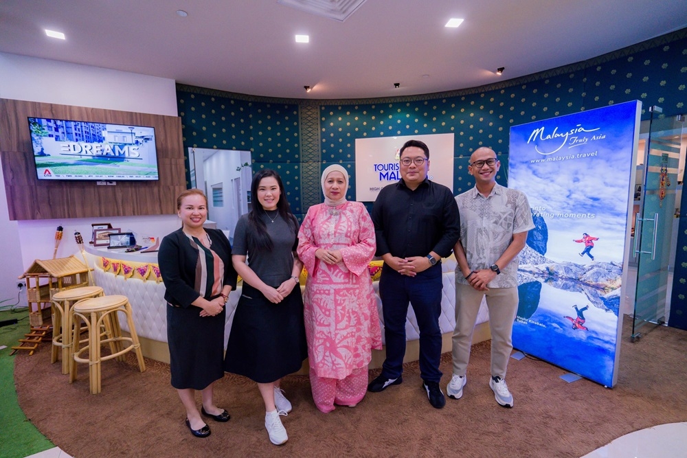 (From left) Tourism Malaysia Singapore Marketing Manager Fiona Estrop; Aeon Mall Marketing Head Nikki Lee Chin Foong; Tourism Malaysia Singapore Director Norliza Md Zain; Aeon Mall Tebrau City Mall Manager Nasrullah Abd Mutalib; and AEON Mall Marketing Manager Mohd Firman Mohd Nor. — Picture courtesy of Aeon Co (M) Bhd