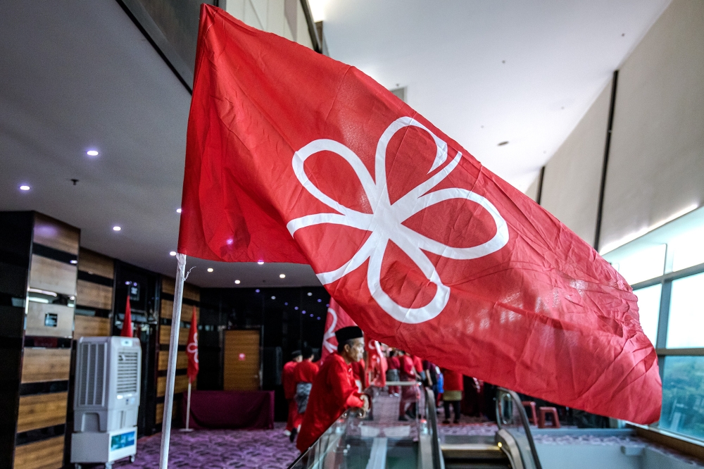 A Parti Pribumi Bersatu Malaysia flag is seen at the Ideal Convention Centre in Shah Alam on November 30, 2024. — Picture By Firdaus Latif