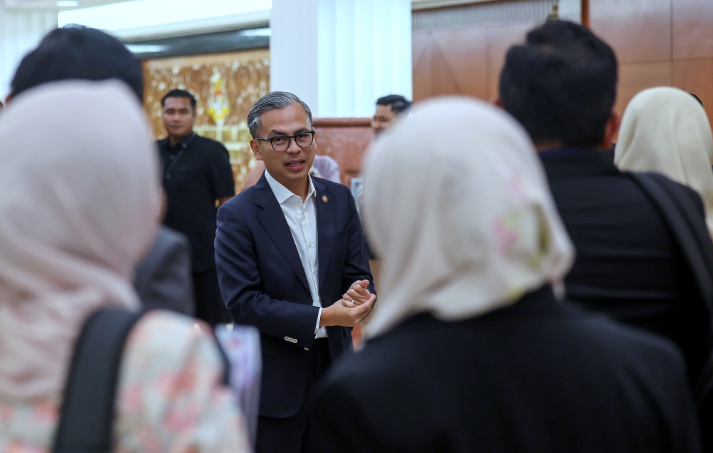 Communications Minister Fahmi Fadzil today tabled a Bill to amend the Communications and Multimedia Act 1998 (CMA) ‘Act 588’ for its first reading. –– Bernama file pic
