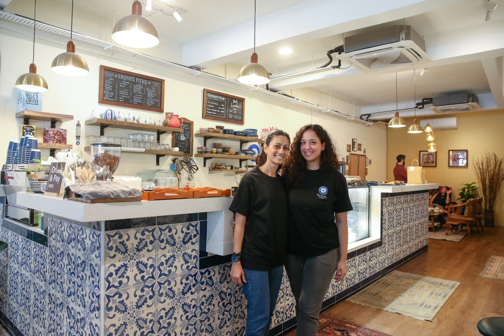Fari and Ali’s Kitchen co-founders Sharifah Athirah Syed Azmin, 34 and Sharifah Samira Syed Anwar, 32. — Picture by Yusof Mat Isa