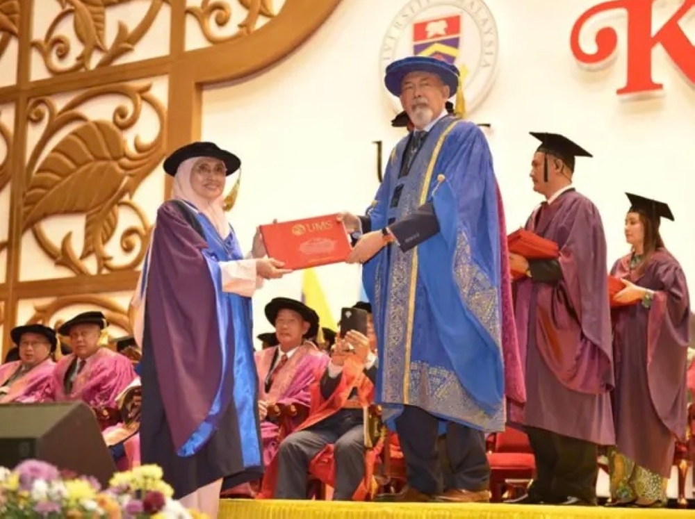 Saidatul, who hails from Kota Belud, shared that she chose to study History at UMS to remain close to home, despite being offered a place at Universiti Islam Antarabangsa. — Picture via Facebook