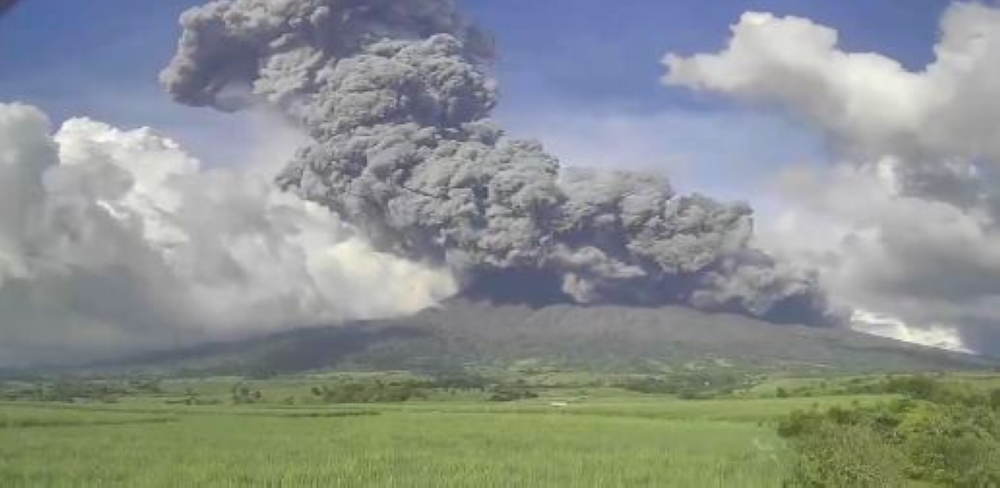 The Philippine Institute of Volcanology and Seismology said in a statement that Kanlaon erupted at 3.03pm. — Picture via X/@phivolcs_dost