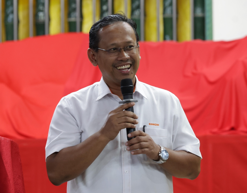 Parliamentary Special Select Committee on Health has recommended that the Ministry of Health expedite the implementation of the Diagnosis-Related Group system to address the rising costs of medical insurance and takaful, said chairman Suhaizan Kaiat. — Bernama pic