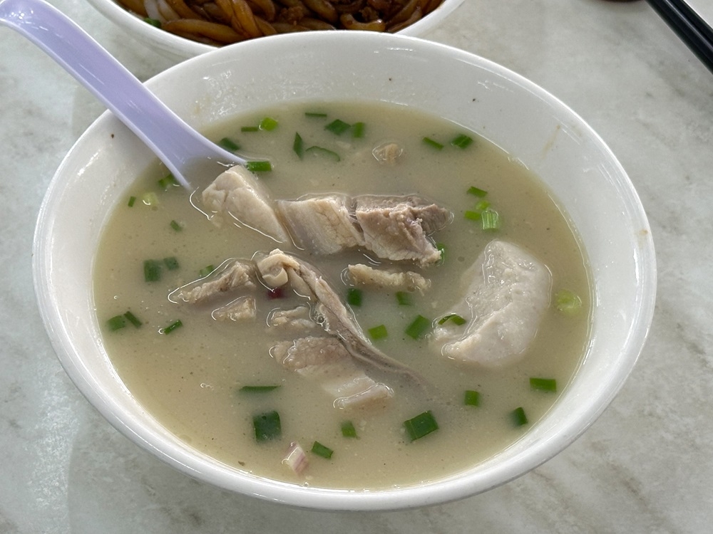 This white pepper soup will warm you up as you enjoy the tender pork ribs, pork shoulder, pork balls and pig stomach. — Picture by Lee Khang Yi