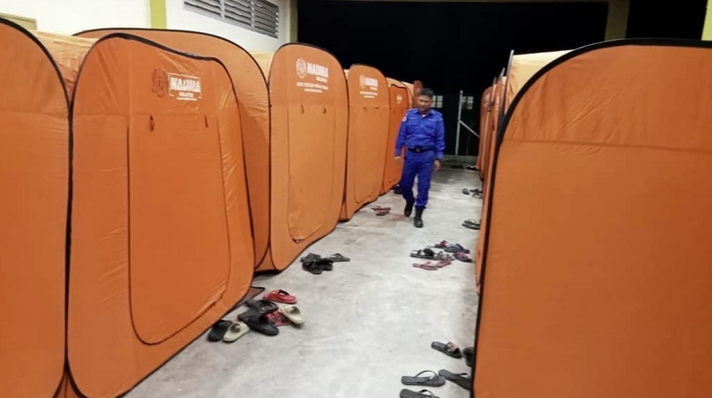 In Pahang, the number of flood victims dropped to 31 from 11 families, down from 41 this morning, involving two affected districts, namely Bera and Maran. ― File pic